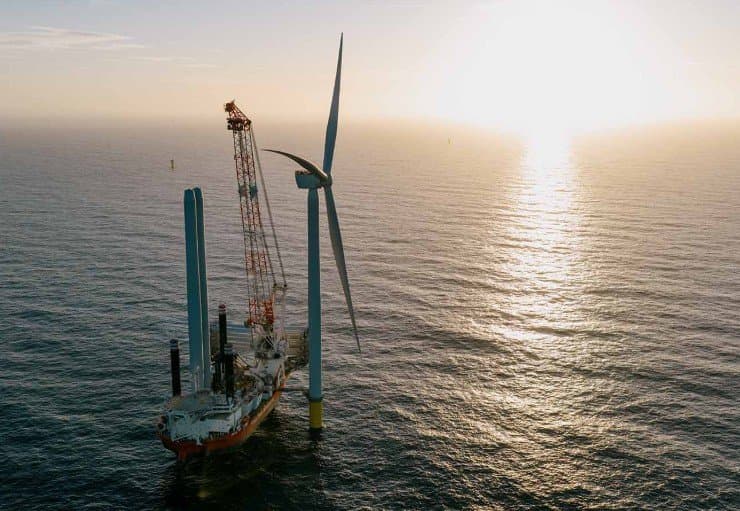 RWE Installs World’s First Offshore Wind Turbine with CO₂-Reduced Steel and Recyclable Blades