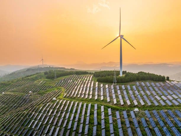 Oyster Renewable Energy and Jindal Stainless Limited part-commission 315.6 MW hybrid power project